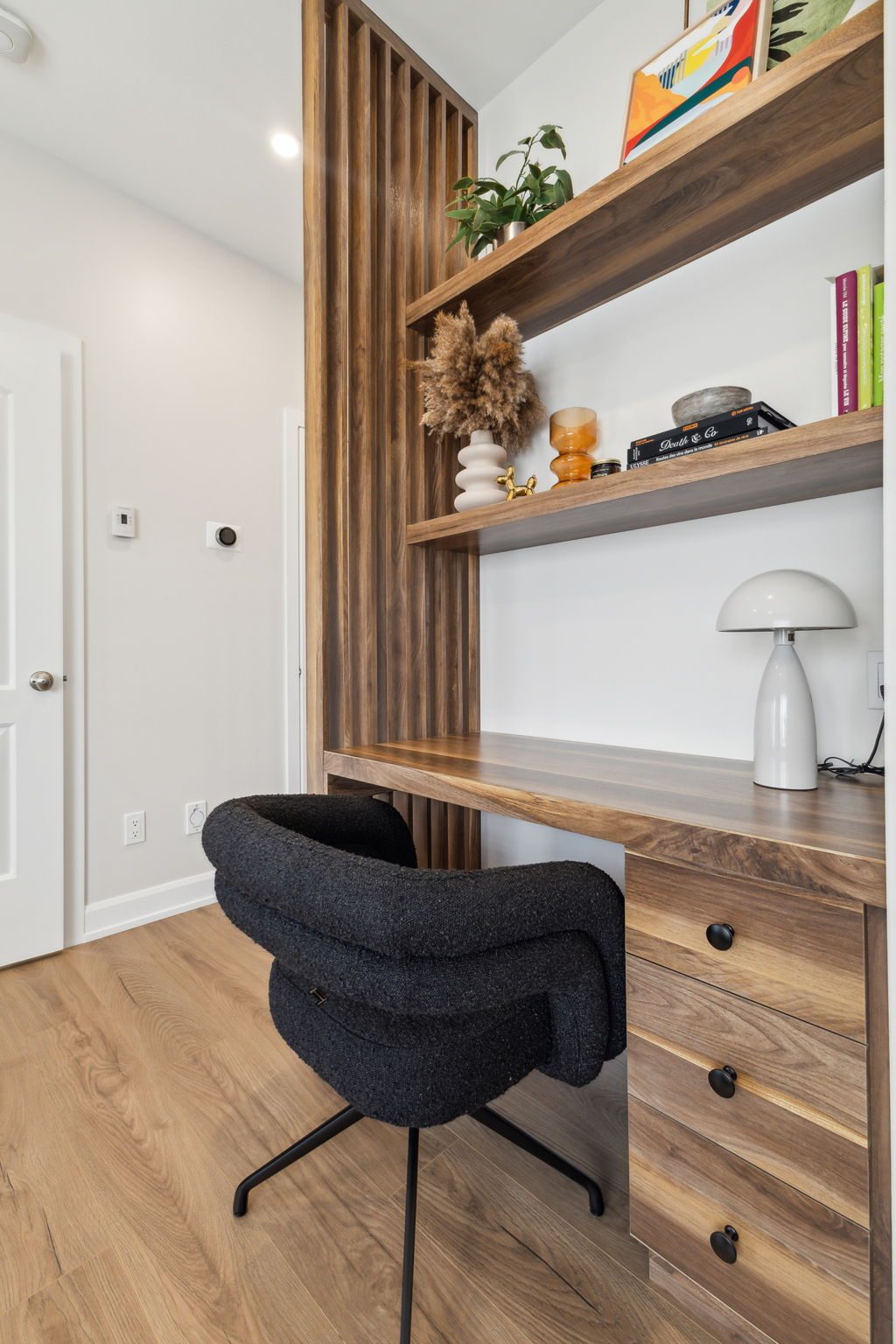 Coin bureau en noyer